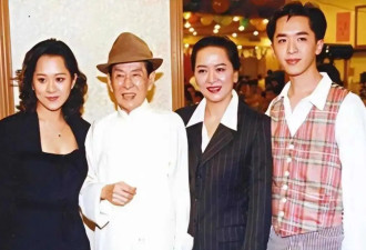 57岁香港富豪带新女友亮相，维持“3女共侍1夫”