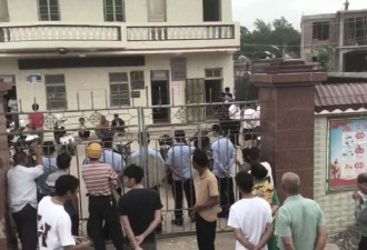 视频疯传：广东公安将村民困在村委 强制签字