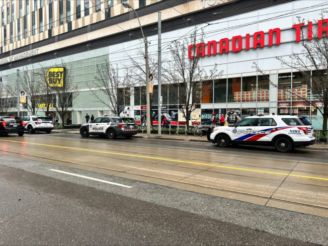 The scene where a person was stabbed in the Bay and Dundas Streets area on April 12, 2024. (Matt Wilkins/CITYNEWS)