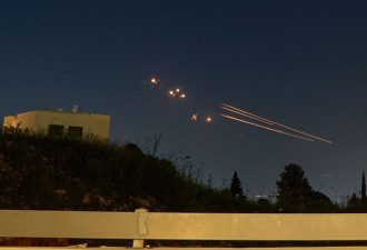 突发！伊朗大规模袭击以色列 发射第一批弹道导弹