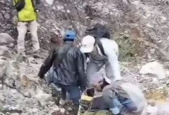 中国女游客火山拍照坠亡，目击者发声