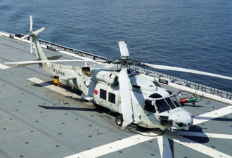 日本自卫队2直升机坠海 寻获1人7人失踪