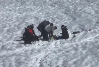 新疆一滑雪场有游客被埋身亡？目击者拍下视频