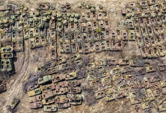 报废坦克遍地 去俄乌战场收废铁发大财？
