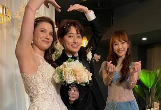 58岁女星穿透视装参加女儿婚礼刻意换装