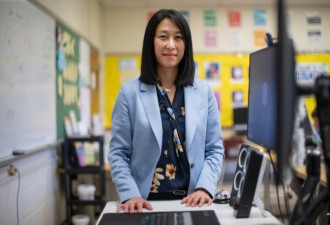 多伦多美女亚裔老师一个简单操作 让学生们放下手机