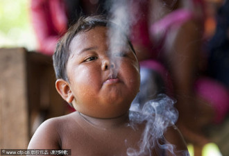 印尼2岁男童“每天抽40根烟”，吓坏全球！14年后现况曝光