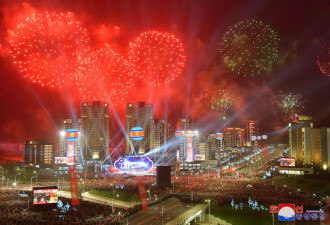 朝鲜“前卫大街”建成 金正恩携女出席竣工典礼
