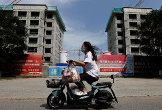 中国房市衰退，数百万年轻人职业前景忧
