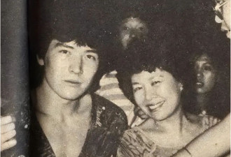 费翔妈妈一生坎坷 和外婆40年久别重逢谁料...