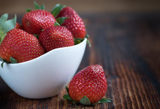 如何挑选香甜的草莓？行家教你一个简单“秘诀”