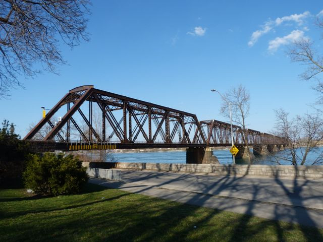 International Railway Bridge