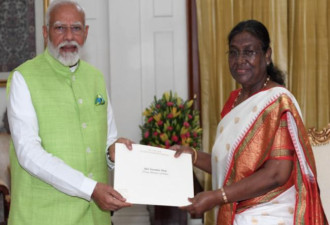 最新：印度总理莫迪向总统递交辞呈