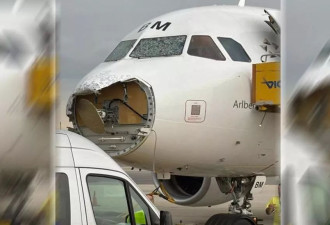 惊魂120秒！冰雹突袭客机 机鼻被砸掉 前舱玻璃裂…