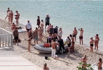 中国游客在希腊坠海溺亡，乘坐滑翔伞时发生事故