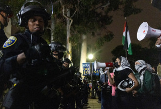 UCLA再爆火爆冲突 抗议者被警察掳走 25人被捕