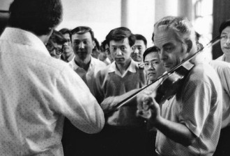 美国小提琴家卡罗尔去世，文革中“破冰”访华