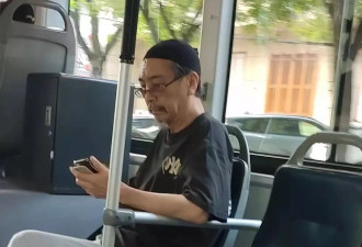 公交站偶遇陈晓旭68岁前夫 穿拖鞋胡子拉碴