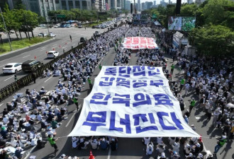 医生集体大罢工，韩国人被搞惨了......