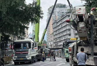 成都在建地铁13号线塌陷 地面露出巨大空洞