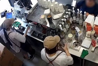 全网热传“上海咖啡店发疯30秒”视频流出