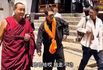 61岁李连杰在寺庙“手舞足蹈”的一幕，丢掉...
