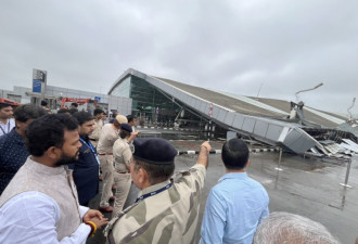 暴雨压垮国门屋顶！印度德里机场已1死多伤
