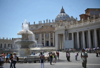 梵蒂冈之旅：在神圣与艺术的长廊中穿行