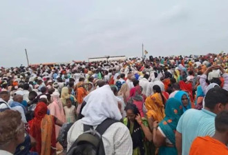印度宗教活动踩踏至少122人死亡,组织者称&quot;圣人&quot;