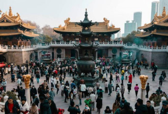 上海市传出财务问题 向佛祖借100亿人民币