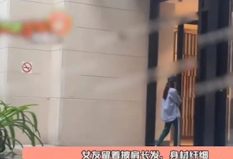 39岁文章和女友逛超市，离婚后转型小剧场话剧