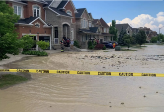大多伦多住宅区一条街被淹：水喷涌而出