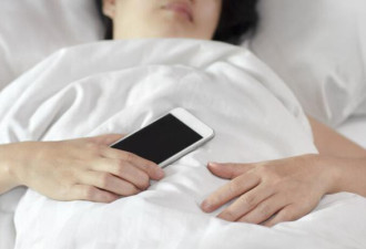 手机不能放枕头边 因为有辐射会长肿瘤？