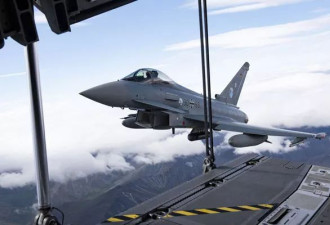 F-22、飙风、台风多款战机，大规模空域6国军演