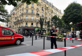 巴黎一汽车冲入咖啡馆致1死6伤 事发前其“全速”驶过
