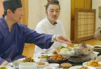 在韩国吃一顿传统韩餐 起码要洗30个盘子