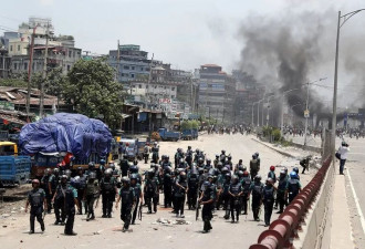 孟加拉国抗议“公务员配额”席卷全国,已致163死