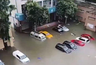 北京预警三箭齐发 暴雨、积水、山洪警告一次公布