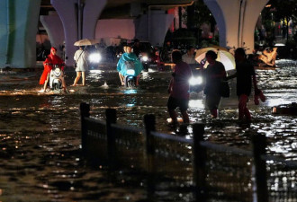 郑州暴雨漏电死3人 街道办 : 不归我管