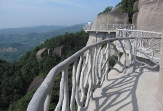 步步惊心 盘点中国八大恐怖的悬空栈道