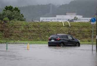 巨大地震预警后，台风紧跟登陆，日本网络信息...