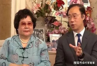 她带领30名演员选择留美，年过花甲归来