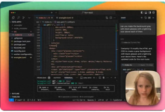 8岁女孩玩转AI编程 45分钟打造聊天机器人