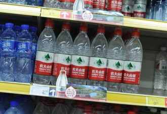 中国农夫山泉股价暴跌13% 市值蒸发32亿元