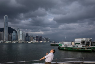 超级台风“摩羯”携狂风暴雨逼近中国南部