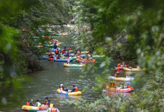 一边漂一边捞，贵州“西天取经式”漂流火了