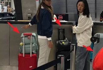 郑钦文和经纪人回国，在机场平易近人