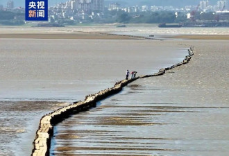 鄱阳湖进入枯水期，明代“千眼桥”露真容