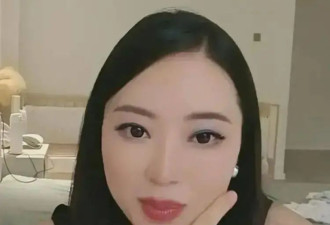 因刘强东事件走红的蒋娉婷开直播，已成了两个孩子的妈妈依旧性感