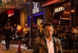 香港在争议声中下调烈酒税,能助"夜经济"再次起飞吗
